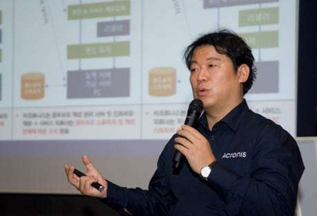 아크로니스코리아는 8일 모바일 및 클라우드 데이터 백업 시장 공략을 강화한다고 밝혔다. 사진은 서호익 아크로니스코리아 지사장.  아크로니스코리아 제공